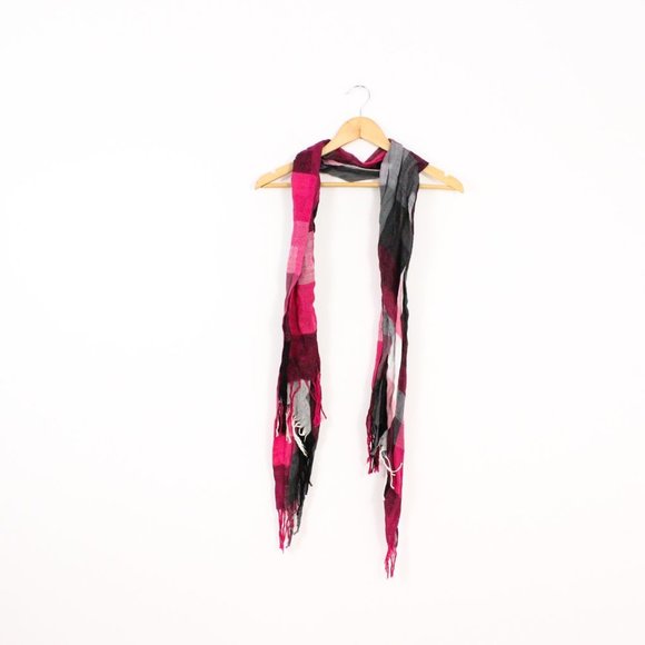 *Black & Pink Plaid Scarf - Picture 2 of 2